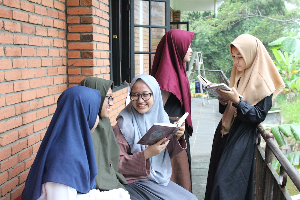 SMP Boarding Putra & Putri Cikarang